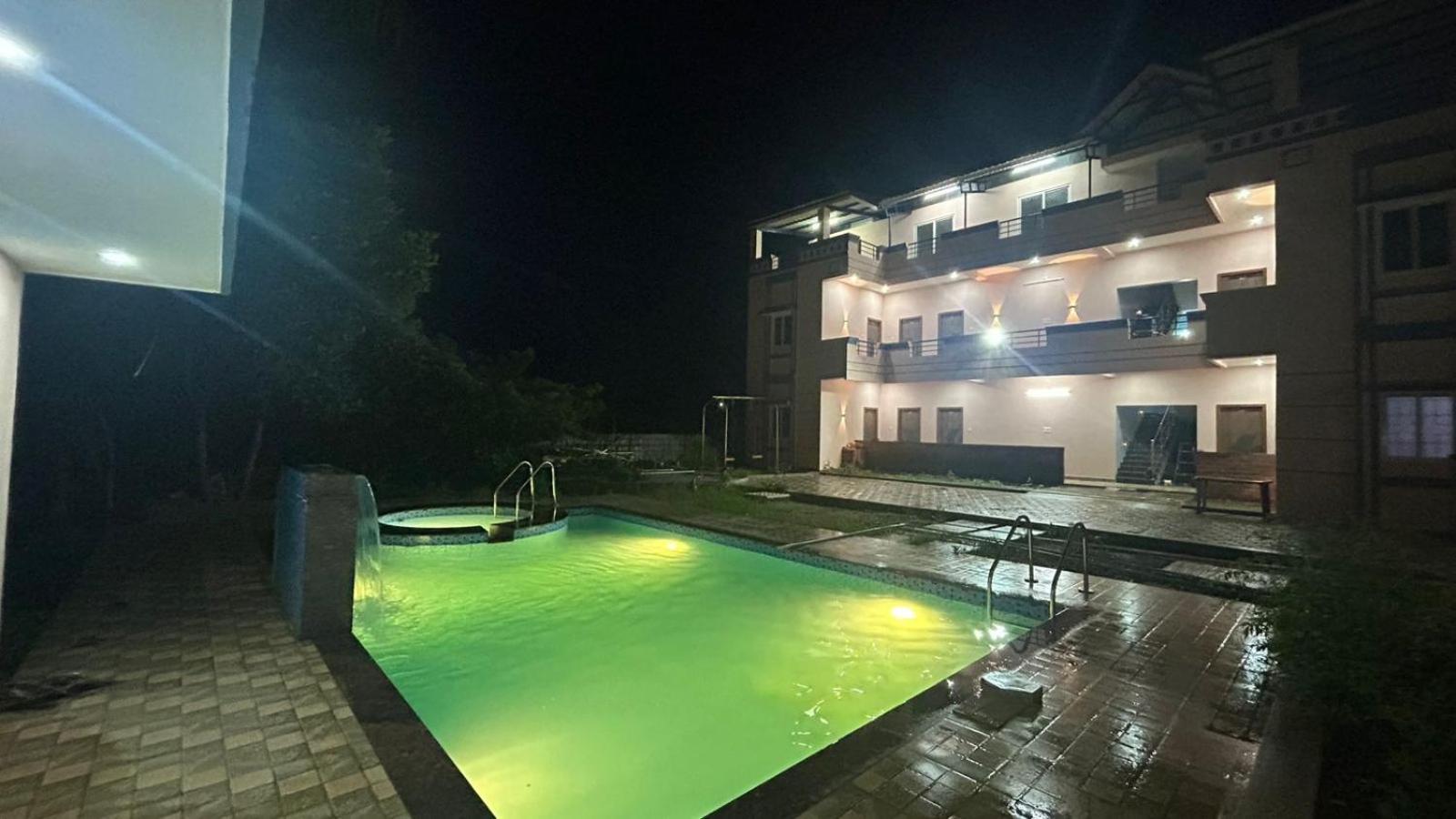 Lodge Breeze Valley Residency